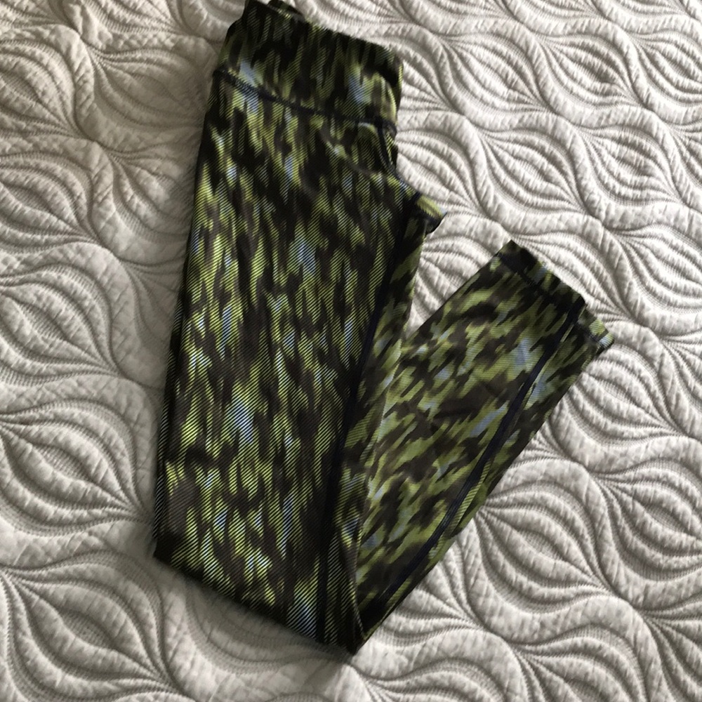Lululemon athletic wonder under leggings